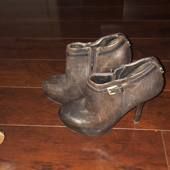 Guess Heels - Picture 3 of 7